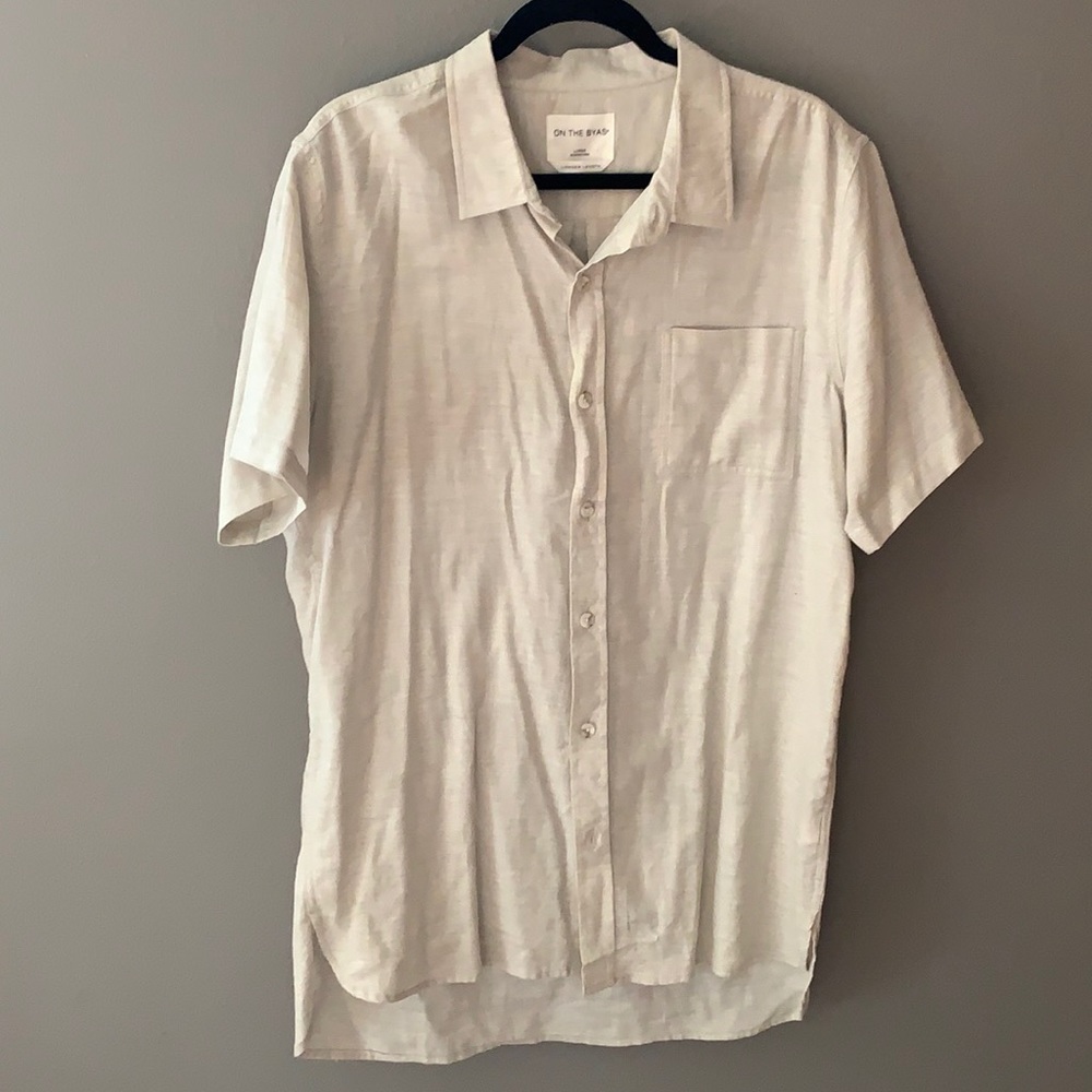 Mens button up light weight shirt